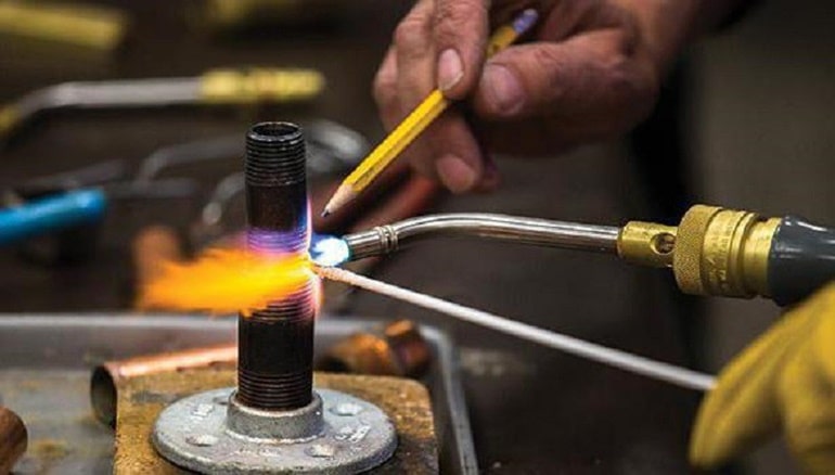 Виды пламени в процессе газовой сварки металлов