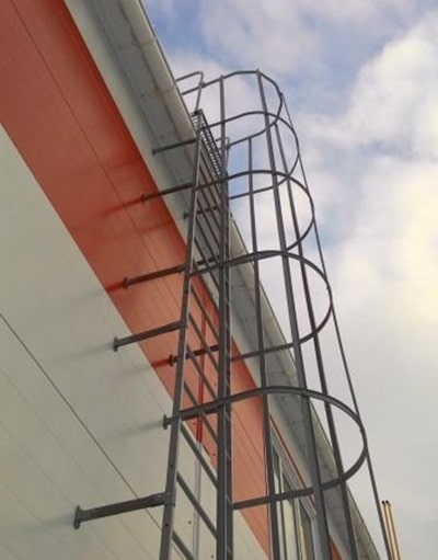 Вертикальные пожарные лестницы