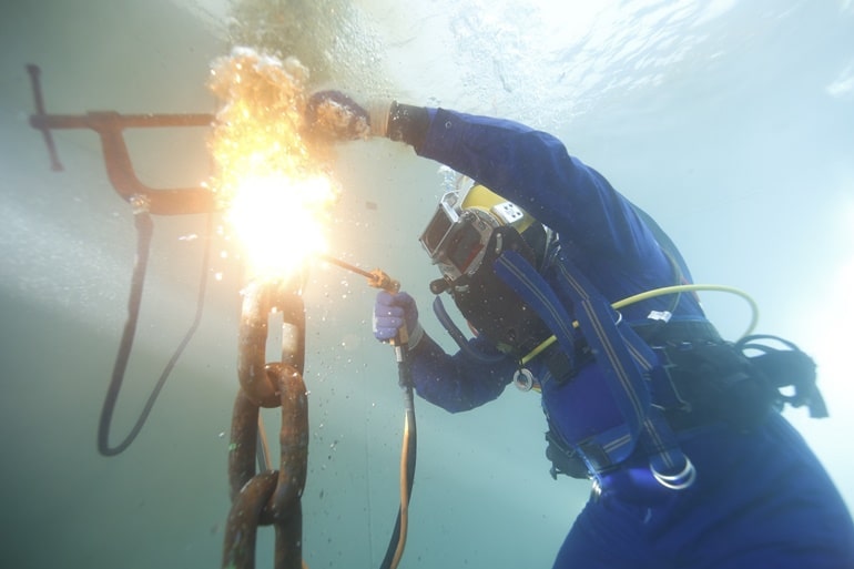 Подводная сварка входит в число наиболее сложных технологий соединения деталей из металлов