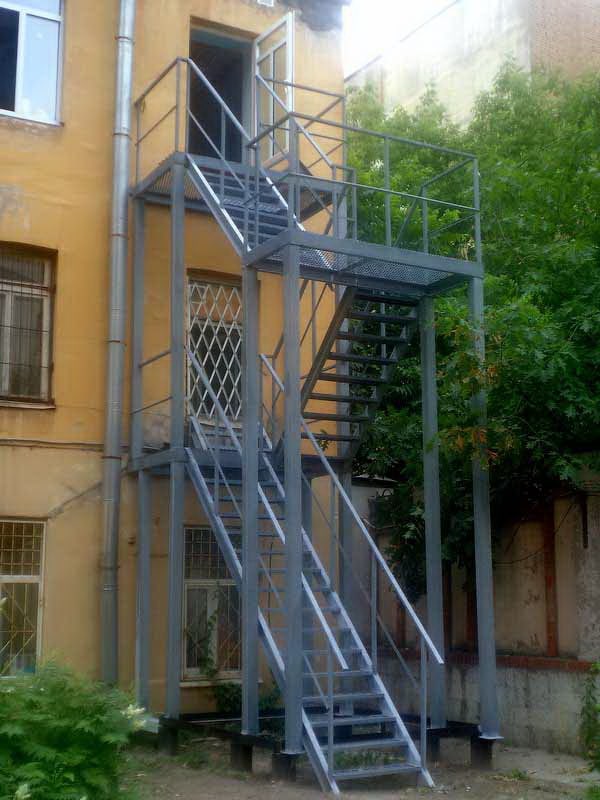 Требования безопасности к пожарным лестницам